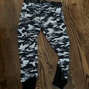 PINK leggings-never worn size M